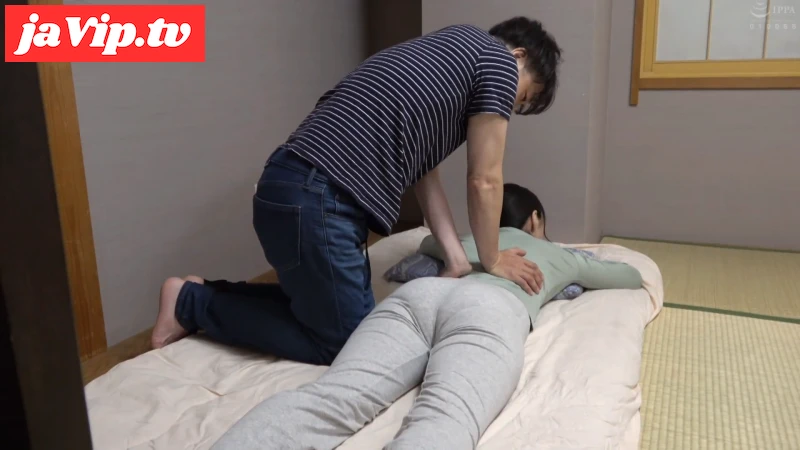 fc2ppv-4817316 - お疲れ様です。熟れた肉体をマッサージ、熱い視線が刺さる…。ズボンをずらされ、そのまま熱く隆起した肉棒を咥えて…⁉ - FC2PPV動画をオンラインで視聴 - jaVip