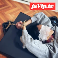 fc2ppv-4596103 - 限界までまんぐりで電マチャレンジ　A girl is pushed to the limit with a vibrator in a manege position