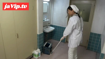 fc2ppv-4559668 - 【清掃員】可愛くて清楚なお*さんを襲って即ハメ生SEX。たっぷりザーメンを中出し。