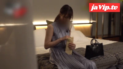 fc2ppv-4541508 - 【個撮】スタイル抜群の巨乳美人妻。オチンポ見ると釘付けで濃厚フェラチオご奉仕してくれました。　