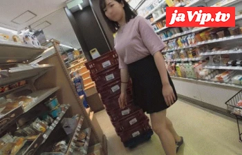 fc2ppv-4529967 - コンビニトイレ連れ込みパンチラ04「喉が乾いたのでジュース買いに来ただけのOLを…」