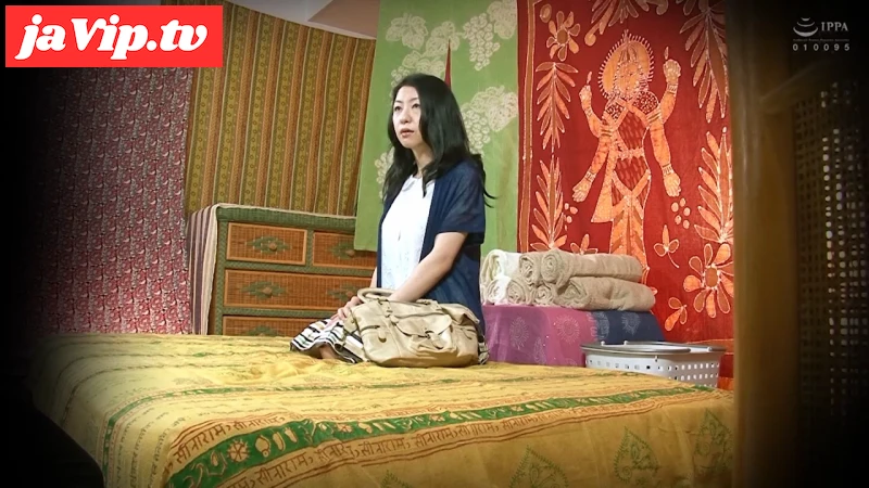 fc2ppv-4522694 - エロい体に***チンポを使ったマッサージも♡胸を揺らして乱れる人妻！　その5 - FC2PPV動画をオンラインで視聴 - jaVip