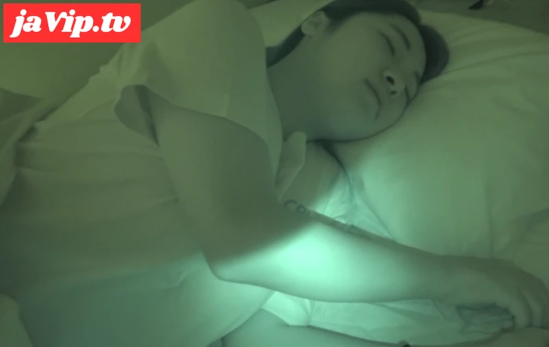 fc2ppv-4509982 - 【レビュー特典ｱﾘ★】ド迫*爆乳の水泳部員にスリル満点夜這いハメ撮り！ - FC2PPV動画をオンラインで視聴 - jaVip