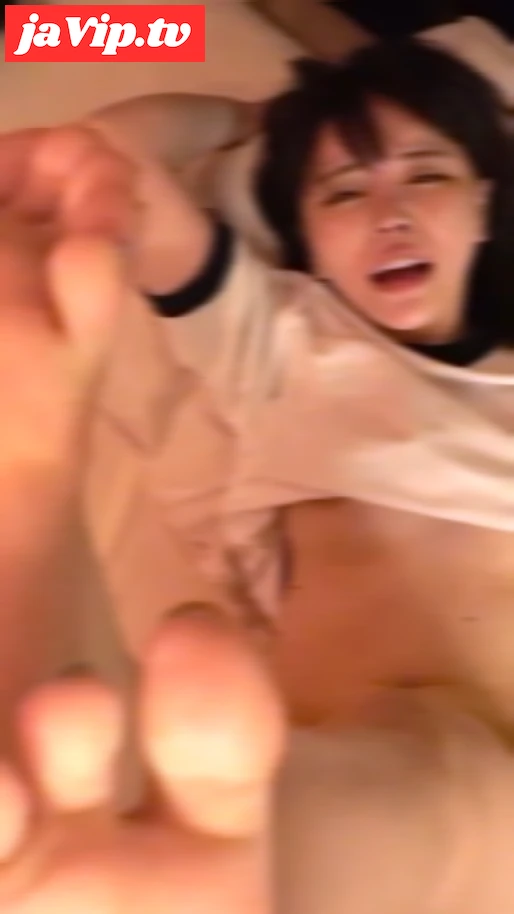 fc2ppv-4451462 - 【合法】神奈川の18歳・SNSで話題の天才ギタリスト。低身長貧乳に大量中出しのハメ撮り動画。 - FC2PPV動画をオンラインで視聴 - jaVip