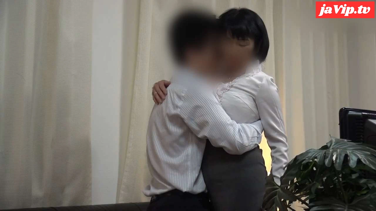 fc2ppv-4403672 - 【素人】ムチ感ボディの爆乳四十路熟女。ムチ感ボディをイタズラすると戸惑いながらも発情しちゃってます。 - FC2PPV動画をオンラインで視聴 - jaVip