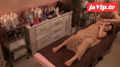 fc2ppv-4380678 - 【素人】清楚で美人な巨乳妻。初めてのレズビアンマッサージに感じて、オマンコびしょ濡れでイキ乱れちゃってます。