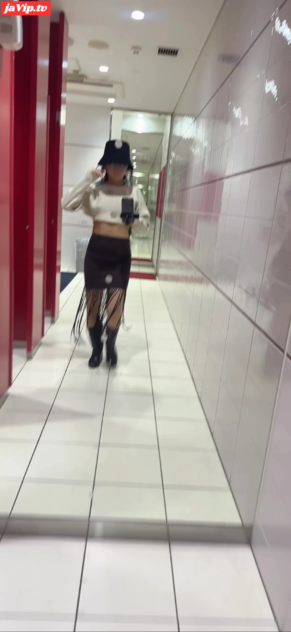 fc2ppv-4828933 - 【露出熟女のオナニー記録　遊戯店のトイレにて】オナニー　トイレ　露出　熟女　痴女　貧乳　ちっぱい　デカケツ　尻 - FC2PPV動画をオンラインで視聴 - jaVip