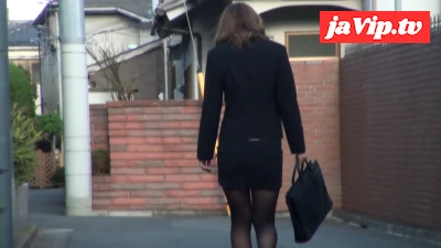 fc2ppv-4342956 - 【美人OL】ミニスカ黒パンスト美脚にムラムラ。美女を襲って強引フェラチオ。