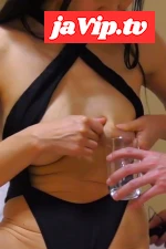 fc2ppv-4347040 - 【素人・ハメ撮り】42歳(雑貨屋店長の)人妻と変態プレイ。乳汁頂き、精*を中出し。