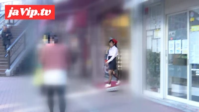 fc2ppv-4335451 - 勤務先のすぐ傍でイキまくるパティシエ！初めての電マの刺激にイキまくって大絶叫♪