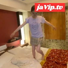 fc2ppv-4323312 - 【生涯トラウマ確定】【京都】#学旅行中の本物##歳に露天風呂で板面「アミーBO買ってあげるからお股広げてピースしてごらん」「うっそうと茂ったアソコが大人の女だね　乳首も特別で、可愛いよ」大人扱いに良い