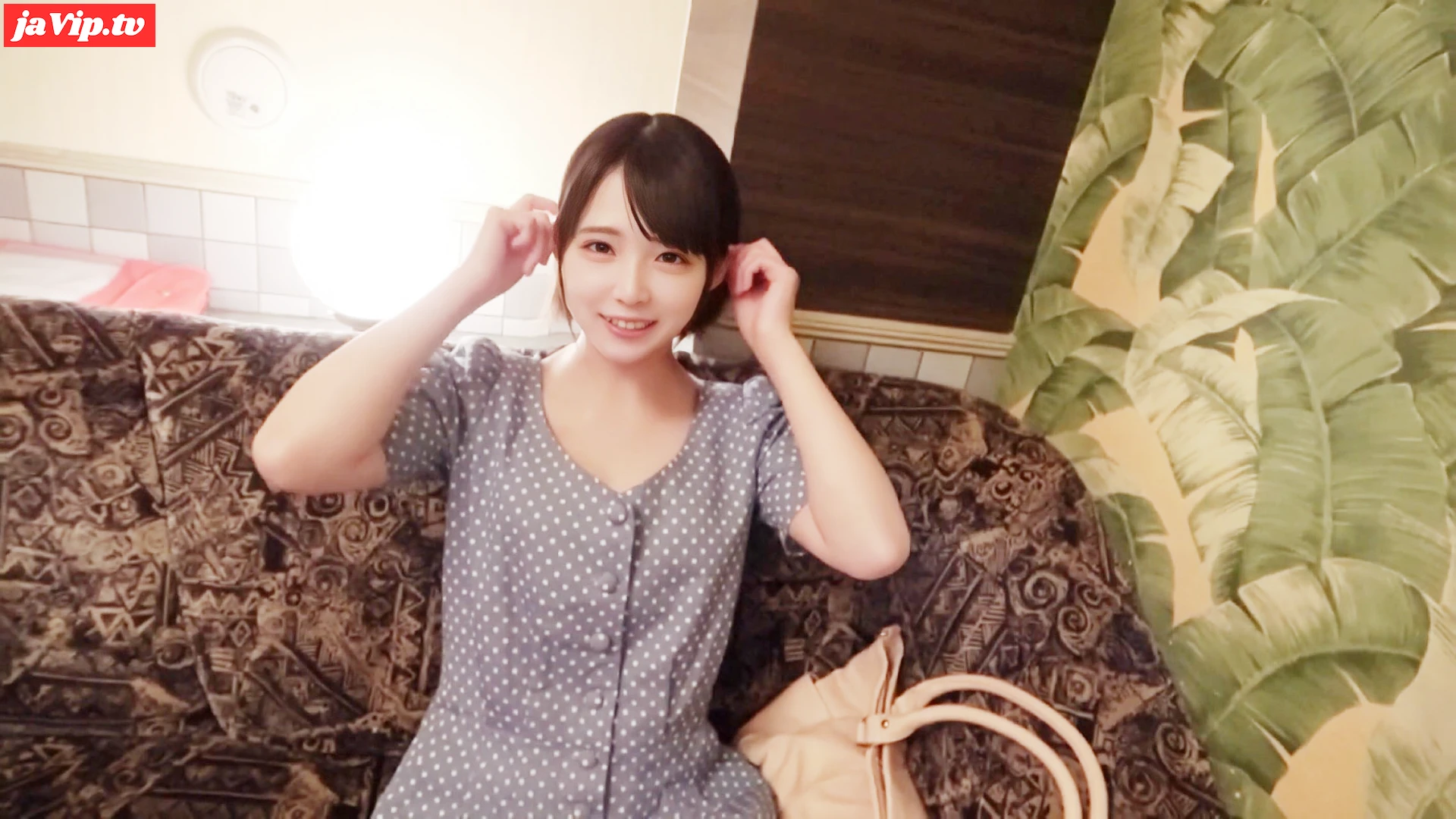 fc2ppv-4299563 - 【NTR】彼氏に内緒で来てくれた小柄ショート美人JDに中出し - FC2PPV動画をオンラインで視聴 - jaVip