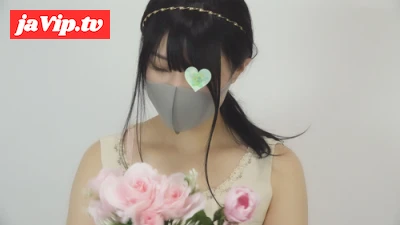 fc2ppv-4230123 - [4K]大人気アニメのあの人似のお*さん、ブーケ作り中に胸チラしてしまう[乳首見え/パンチラ]