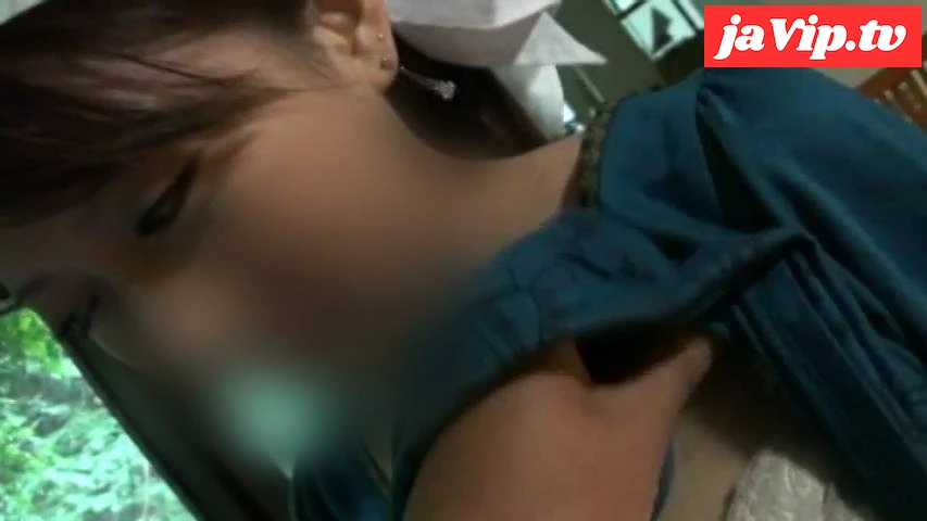 fc2ppv-4219030 - 【素人】旅館で働く美人従業員。その場でイタズラするとオマンコびしょ濡れで興奮しちゃってました。 - FC2PPV動画をオンラインで視聴 - jaVip