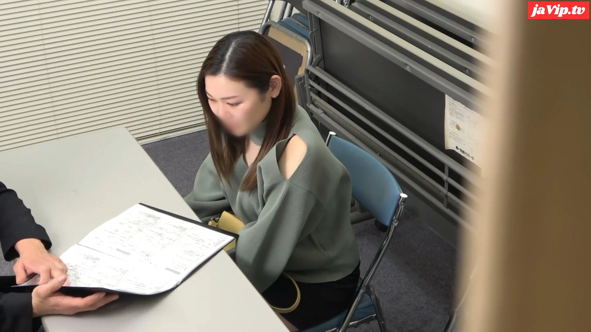 fc2ppv-4200948 - 【素人】デカパイ**が怪しい就職案内の餌食に。生ちんぽで激ズボ中出しFUCK。 - FC2PPV動画をオンラインで視聴 - jaVip