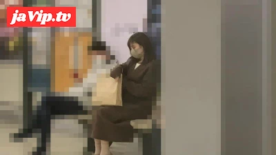 fc2ppv-3982722 - 【電車】【お嬢様**大生】【超絶マスク美人】★ゲーセン近くで超美人発見➡電車内まで追跡★