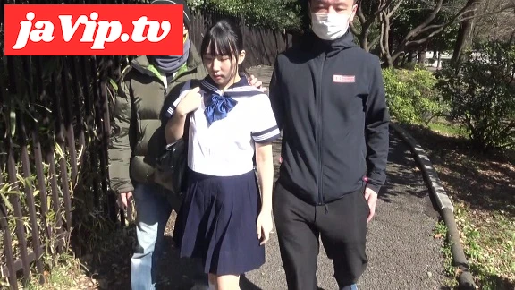 fc2ppv-3998204 - お嬢セーラー服でおじさんと羞恥露出散歩 - FC2PPV動画をオンラインで視聴 - jaVip