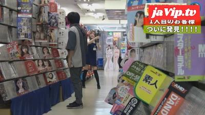 fc2ppv-4836923 - 某人気童顔な大人女優がエロビ屋店員になって突然出精中出しサービス