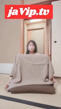 fc2ppv-4836489 - ★旅館の部屋でオナニーして最後は扉開けて…★旅館でひざ掛け頭からかぶって妄想オナニー…最後は部屋の扉開けて部屋の外でオナニーしました…バレたら気まずいのにやっちゃいました…