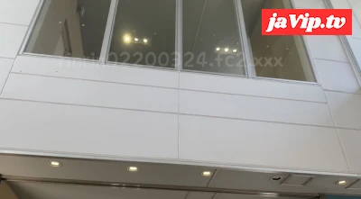 fc2ppv-3866727 - 【**校 りなの自撮りです！】2階の透明ガラス越しに制服ミニスカで立って、下から見たらパンツ丸見え！下にはたくさんの通行人が歩いていてドキドキ露出でした…