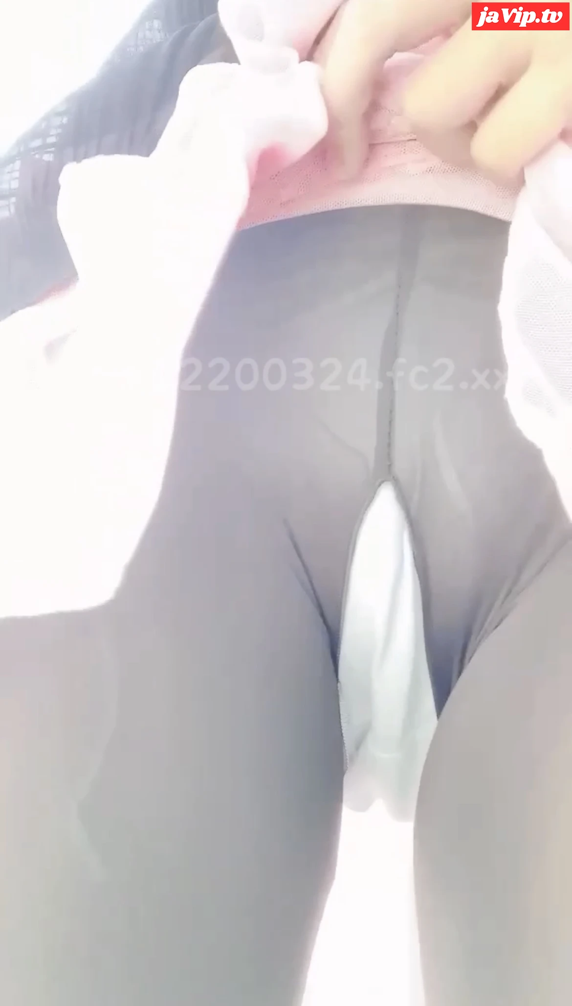 fc2ppv-3859778 - 【 りなの自撮りです！】ブラが透けちゃうシャツ着て、下はピンクの超ミニスカートに穴あきレギンス…昼間の公園でスカート脱いで穴あきレギンスだけになって歩いてオナニーもしちゃいました… - FC2PPV動画をオンラインで視聴 - jaVip