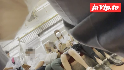 fc2ppv-3835451 - 乗客が減り、どんどん足が開いていく美人さんと電車対面パンチラ