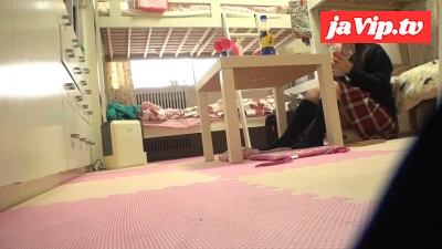 fc2ppv-3691984 - 【素人】アイドル顔、童顔ツインテールの制服**。ベッドで徐々にオナっていく一部始終。【特典動画】