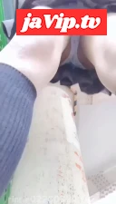 fc2ppv-3713611 - 【 りなの自撮りです！】のパンチラ！駅のホームで電車待ちの中、カメラを足元に置いてパンチラ撮影…向き変えたりしゃがんだりしてます