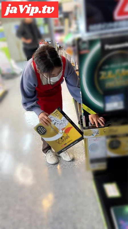 fc2ppv-4837577 - 【働く女性の胸ちら ver.8】 〜電気屋で働く巨乳美女店員の胸ちら〜 - FC2PPV動画をオンラインで視聴 - jaVip