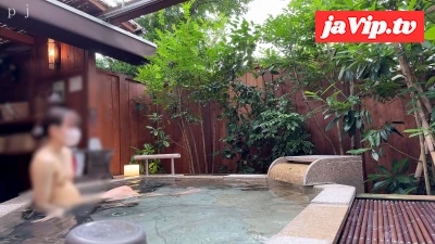 fc2ppv-3639771 - 前編【個撮】週14回セックス願望の美容部員が欲求不満で応募３　リゾートお泊りデート♡貸し切り露天温泉でやりたい放題！声を押しころしながらハメ撮り大量中出し！