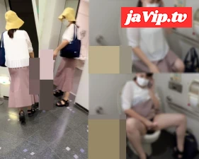 fc2ppv-3351093 - 【vol.35】浮気!?ベビーカー**さん、**の前でトイレエロ電話！