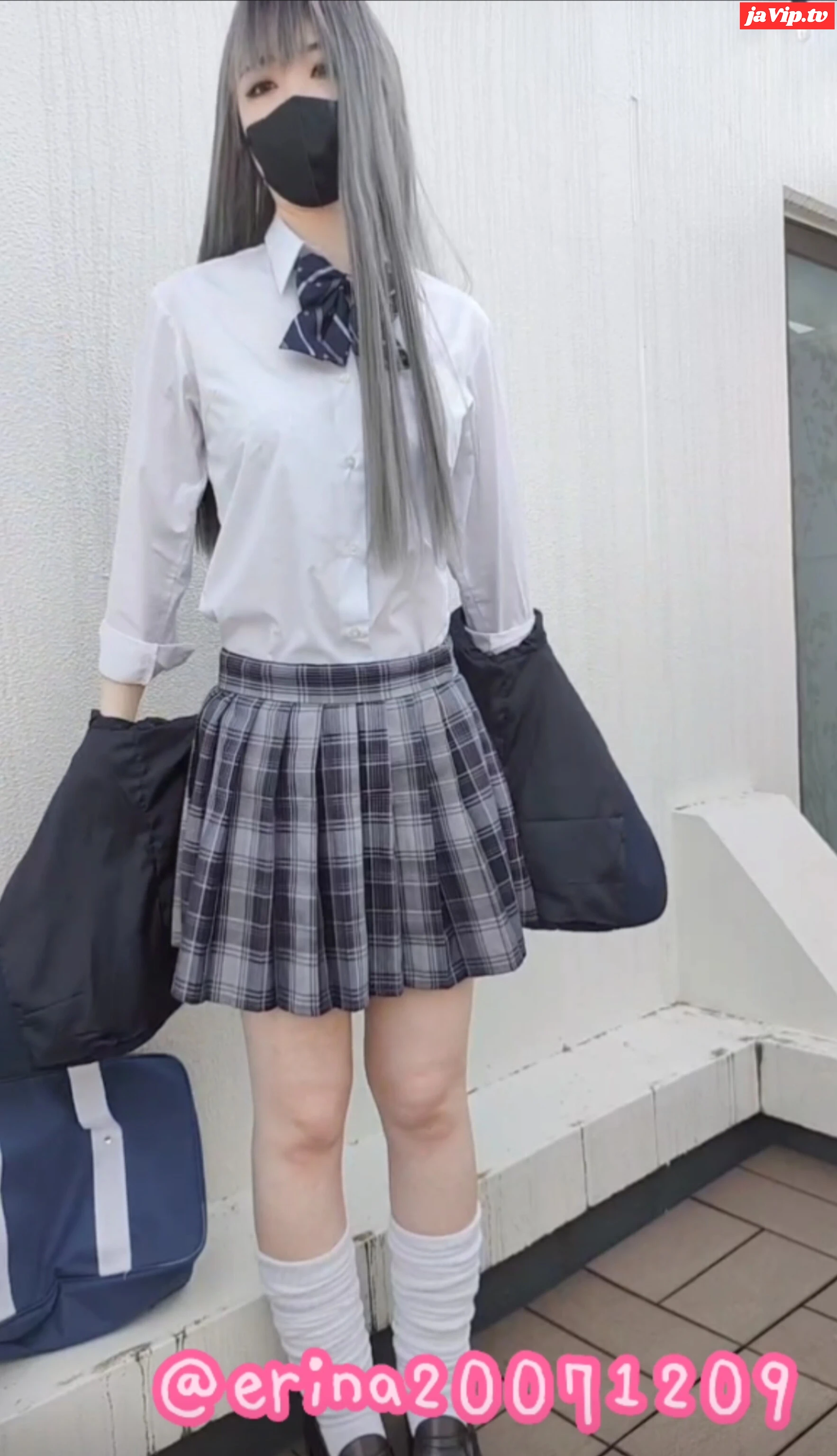 fc2ppv-3338703 - 野外制服で、どきどき全裸ガニ股露出♡風強い中頑張った！ - FC2PPV動画をオンラインで視聴 - jaVip