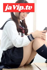 fc2ppv-3335993 - 【制服】ヒラヒラのスカートからエッチなパンツがチラリ