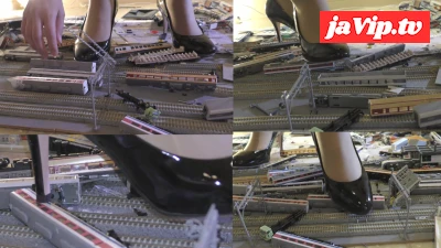 fc2ppv-3303882 - 高画質復刻版　アイドル級美少〇のハイヒールでジオラマクラッシュVOL３