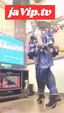 fc2ppv-3260191 - 【♡自撮りです】バーチャルアイドル『星街すいせい』のコスプレを着てカラオケを歌いました。歌の途中パンチラしたり伴奏の時にマイクをお豆に擦り付けてみたりしてオナニーしました…