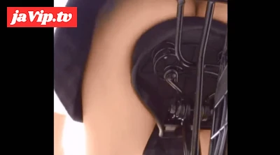 fc2ppv-3261231 - 駅でおふざけ動画から自転車自撮り