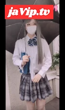 fc2ppv-3244168 - リクエストお外で\!!リボン残して全裸になりました。。スカートもパンツもカバンの中へ！雨降ってるから大変でしたぁー