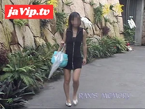 fc2ppv-3193512 - 大きな庭園にミニワンピで行ってきた【野外露出】