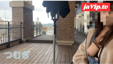 fc2ppv-3180640 - アウトレットで露出！おっぱい出して大股開いていたら、、、