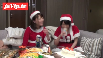 fc2ppv-3172843 - 【個人撮影】童顔で可愛らしいサンタさんを酔わせて吹かせて大乱交セックスに成功！