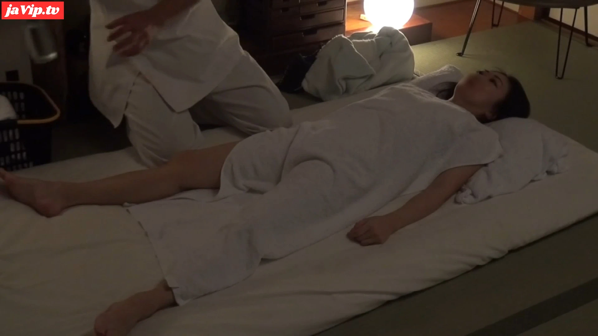 fc2ppv-3146269 - 【素人】欲求不満の人妻さんが旅行先の出張マッサージで発情！ 感度が上昇したおまんこは玩具や手マン責めでガクガク絶頂！ - FC2PPV動画をオンラインで視聴 - jaVip