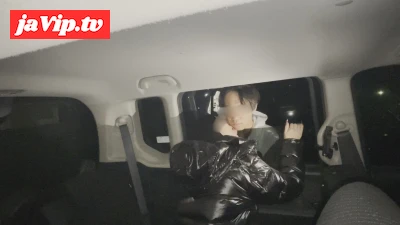 fc2ppv-4843066 - 車には乗せず外から車内へ顔出し、顔舐め鼻フェラ。
