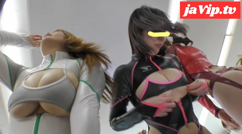 fc2ppv-4864407 - [地下撮影会マル秘映像シリーズ33-9]地下イベントのお立ち台で豪華セクシー衣装をお披露目 - FC2PPV動画をオンラインで視聴 - jaVip