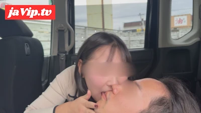 fc2ppv-4842950 - 人通り多い駐車場で緊張する顔舐め鼻フェラ