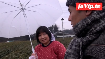 fc2ppv-4874673 - A076G08 茶畑で農作業中の地味な熟女！密かに欲求不満を募らせAV撮影に応募する。