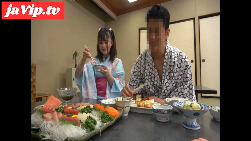 fc2ppv-4869329 - 《147cm》妻に内緒で英語担当の男はゆらと旅行へ。背伸びをしたゆらは30コ以上年上の男を誘惑し、やがて男の精*で満たしていく…♡2/3 - FC2PPV動画をオンラインで視聴 - jaVip