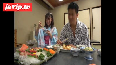 fc2ppv-4869329 - 《147cm》妻に内緒で英語担当の男はゆらと旅行へ。背伸びをしたゆらは30コ以上年上の男を誘惑し、やがて男の精*で満たしていく…♡2/3