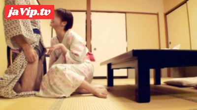 fc2ppv-4876322 - 【固定カメラ】慰安旅行に浮かれて旦那の部下とセックスする人妻(40歳･元CA･群馬県高崎市在住)。深夜に僕の部屋に来たのでNTRしました。