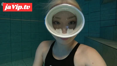 fc2ppv-4879615 - トコちゃんが水中でオ⚪︎ニー？！【水中フェチ】競泳水着でこっそり…無音の中で感覚に集中してみた