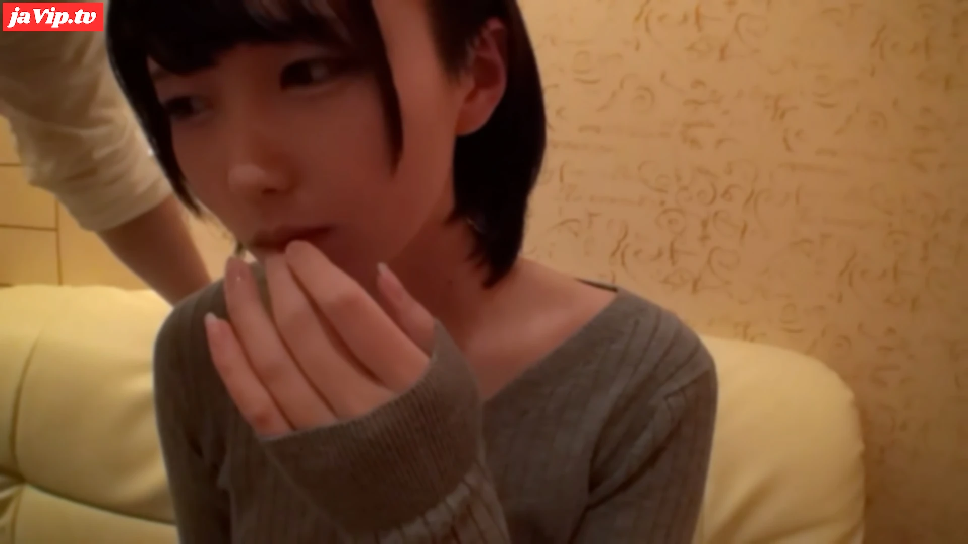 fc2ppv-4702409 - 某界隈の18歳。スレンダー低身長で敏感な体をガン突き痙攣イキ。男2人で種付け中出しで完堕ち。 - FC2PPV動画をオンラインで視聴 - jaVip